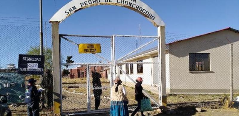 Líder do CV acusado de 10 mortes no CE foge 1 mês após recaptura na Bolívia