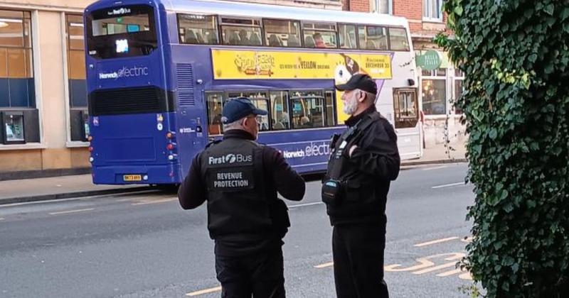 Ticket inspectors to ask for passengers' bank cards to catch fare dodgers