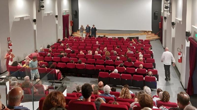 Bellano, no al film di Checco Zalone sì ad Avatar 3. La battaglia del piccolo cinema sul lago contro le regole delle grande cinema