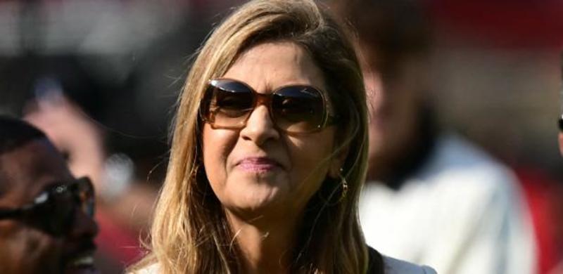 Leila bate boca em reunião e irrita até aliados ao defender terceiro mandato