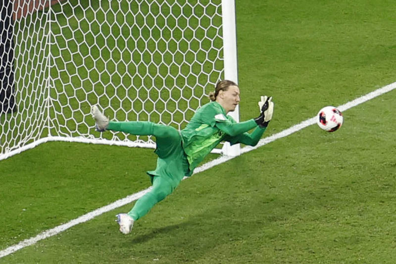 Quatro defesas em decisão por pênaltis: Safonov repete o icônico Higuita