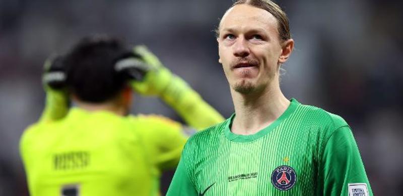 Como Safonov conseguiu brilhar contra o Flamengo