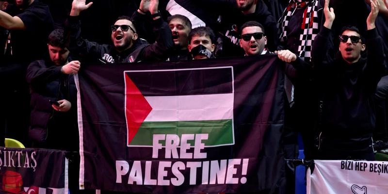 Neue Polizeiregeln: Festnahmen bei israelfeindlicher Demonstration Neue Polizeiregeln: Festnahmen bei israelfeindlicher Demonstration