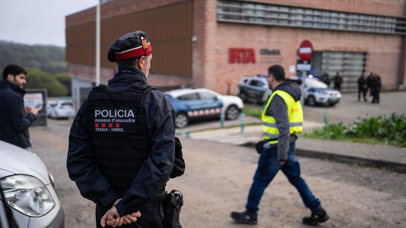 Los Mossos y la Guardia Civil buscan muestras del virus de la peste porcina en el laboratorio de Cerdanyola investigado por el brote