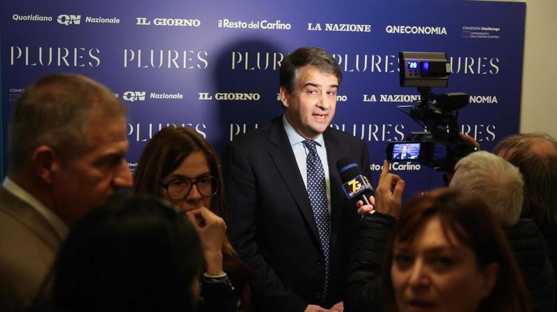 Coesione, Fitto al convegno di Firenze: “Ridisegnare le città” / Coesione, Fitto al convegno di Firenze: “Ridisegnare le città” /