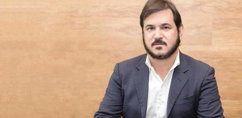 Com Flávio Bolsonaro no páreo, União Brasil pisca para Lula