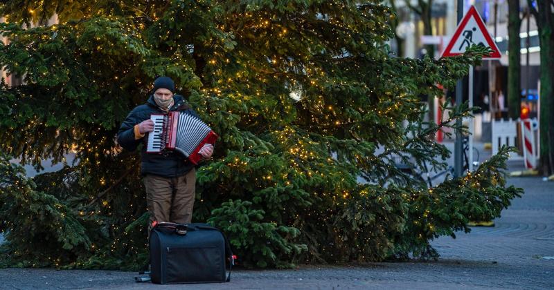 Alleinsein | Weihnachten alleine: Tannenbaum, Essen und Fernsehen genau so, wie Sie wollen