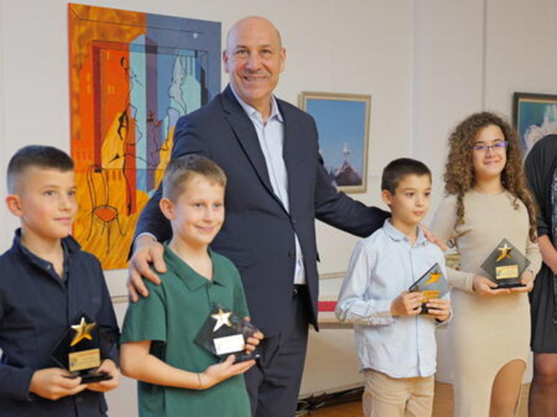 Кметът на Поморие Иван Алексиев постигна споразумение с Митко Събев, стадионите отново стават общински