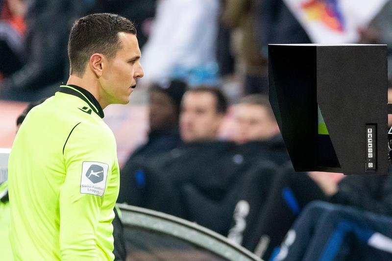 Das VARs mit Fussball: Wenn das Publikum nicht wegen sechs Gegentoren pfeift