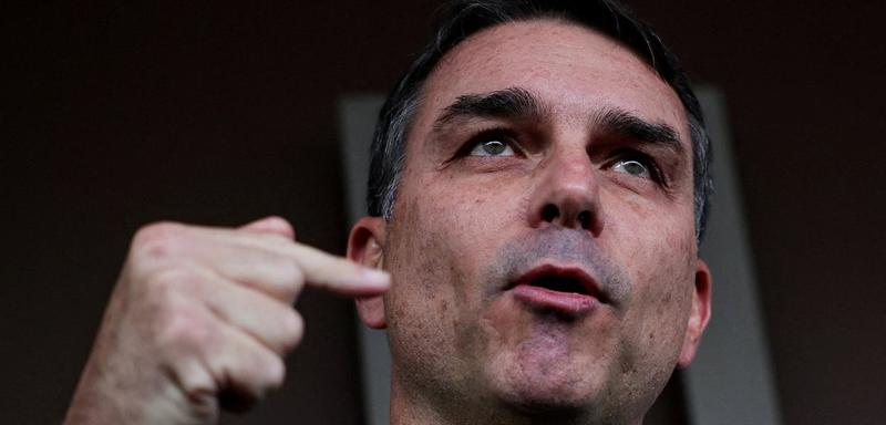 Flávio finge que engana, e a Faria Lima e a velha direita fingem que são enganadas