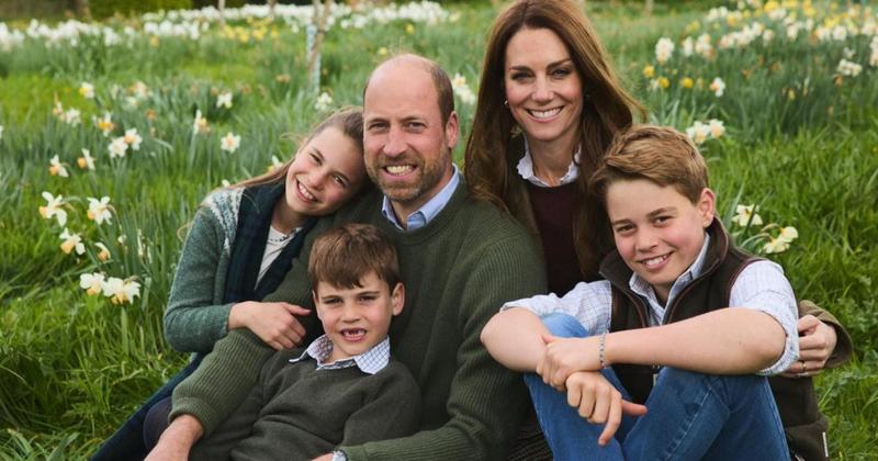 William and Kate use Norfolk as backdrop for annual Christmas card William and Kate use Norfolk as backdrop for annual Christmas card