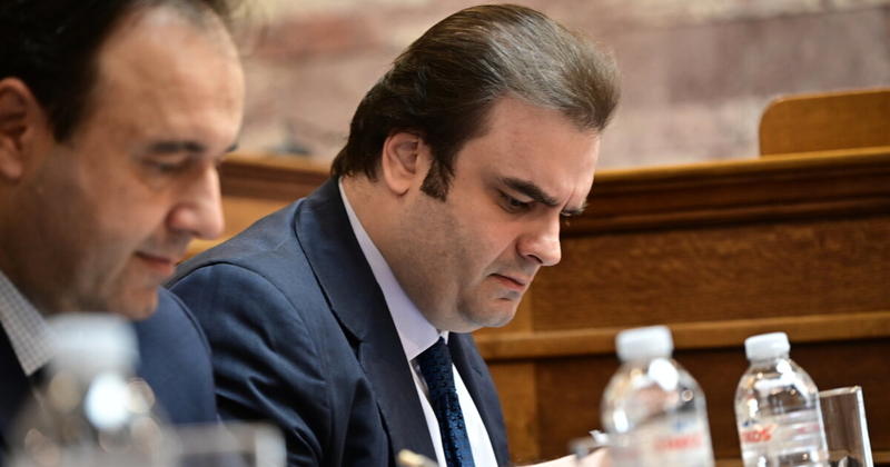 Ο Πιερρακάκης παρουσίασε στη Βουλή το σχέδιο αναδιάρθρωσης των ΕΛΤΑ: Το ταχυδρομείο αλλάζει για να μπορέσει να μείνει παρόν Ο Πιερρακάκης παρουσίασε στη Βουλή το σχέδιο αναδιάρθρωσης των ΕΛΤΑ: Το ταχυδρομείο αλλάζει για να μπορέσει να μείνει παρόν