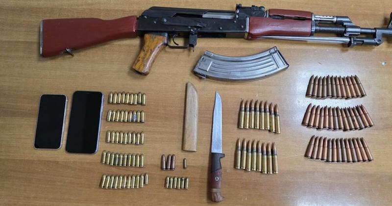 Ηράκλειο: Καλάσνικοφ κι άλλα... πολεμοφόδια στο σπίτι 28χρονου Ηράκλειο: Καλάσνικοφ κι άλλα... πολεμοφόδια στο σπίτι 28χρονου