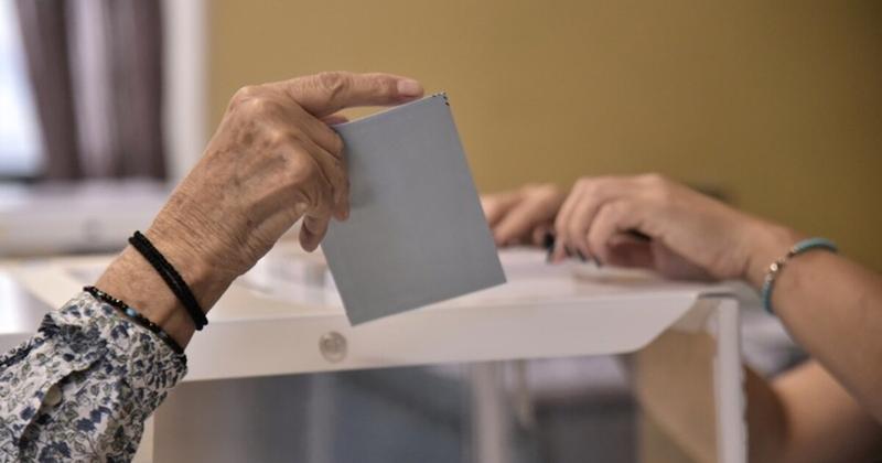 Metron Analysis: Προβάδισμα της ΝΔ δείχνει η τελευταία δημοσκόπηση Metron Analysis: Προβάδισμα της ΝΔ δείχνει η τελευταία δημοσκόπηση