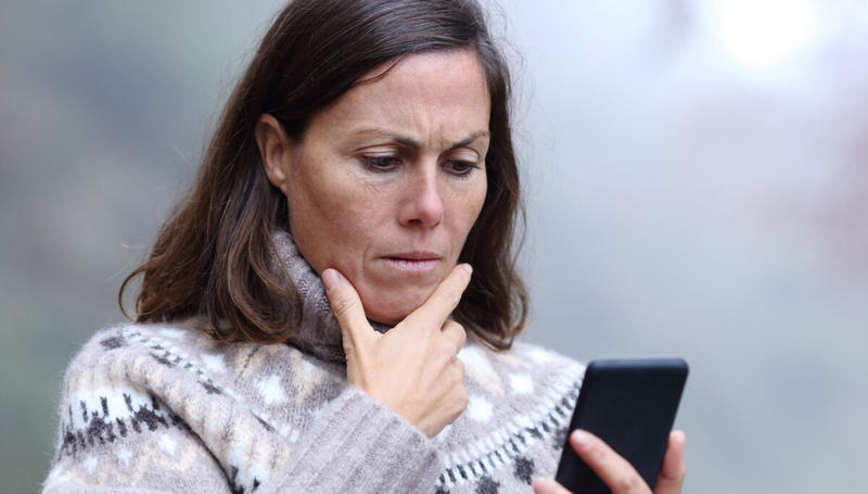 Myndighetene advarer mot lenker, men sender dem selv