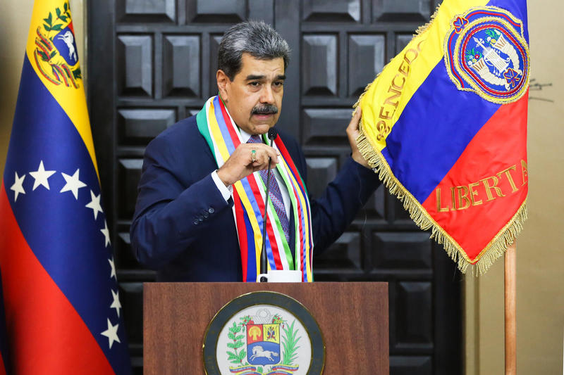 Maduro dice que seguirá el comercio de crudo y tacha de «guerrerista» declaración de Trump
