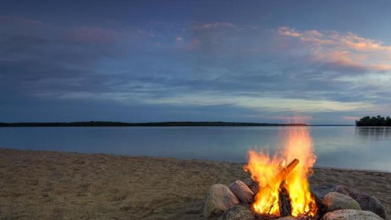 Violenza sessuale di gruppo su una 16enne dopo il falÃ² in spiaggia: due 17enni indagati
