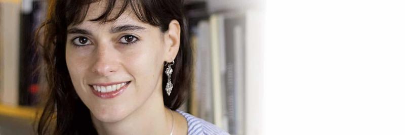 Entrevista a Carissa Véliz. “Nos estamos cargando la democracia a través de las violaciones a la privacidad”