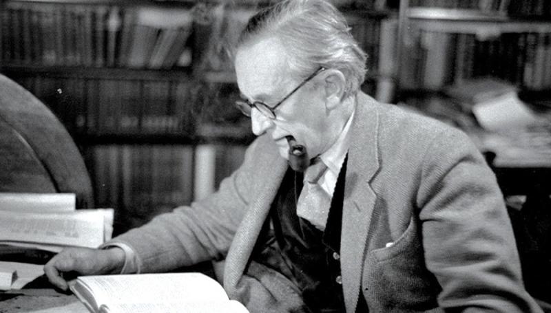 How Tolkien built worlds How Tolkien built worlds