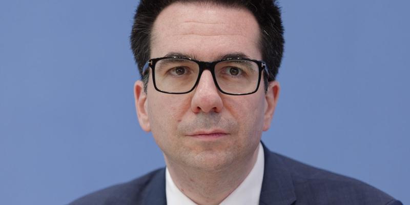 Zentralrat verteidigt Weimers Gedenkstättenkonzept