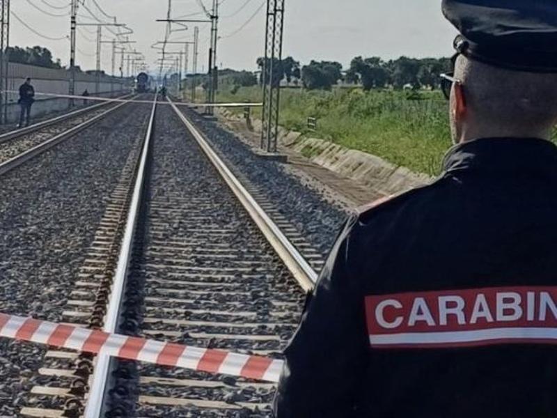 Vico Equense, uomo investito e ucciso da un treno della Circumvesuviana mentreÂ va in bicicletta in galleria