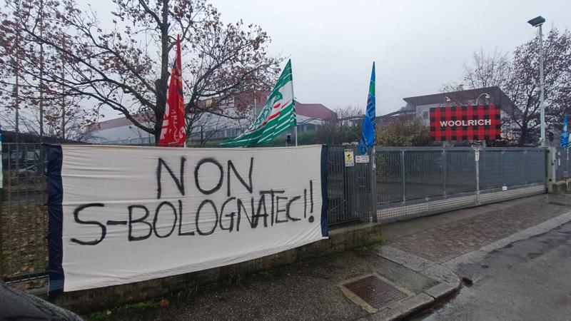 Woolrich, la rabbia dei lavoratori: “Chiediamo dignità, riconoscimento e responsabilità”