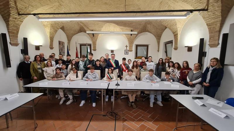 Ecco il nuovo Consiglio comunale dei ragazzi di Tolentino. La prima seduta