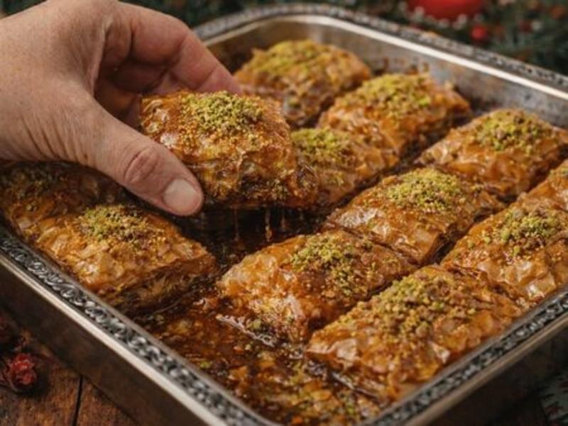 От две години правя коледна баклава с шамфъстък по тази рецепта, винаги става перфектна