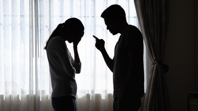 “Agì d'impulso durante le liti”: marito prosciolto dall'accusa di maltrattamenti