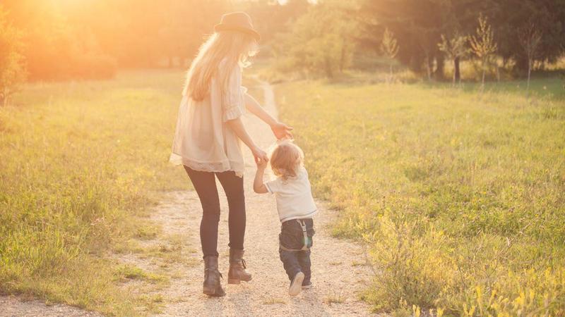 Bonus mamme 2025, pagamenti in corso: ma si può ancora fare domanda – Ecco come