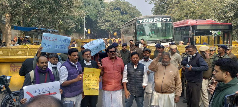 Delhi Police Asks for 10 Days' Notice for Permission to Protest Against MGNREGA Repeal