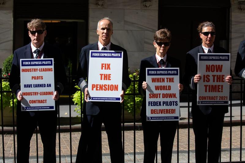 Endless Labor Talks Do No Favors for FedEx or Its Pilots