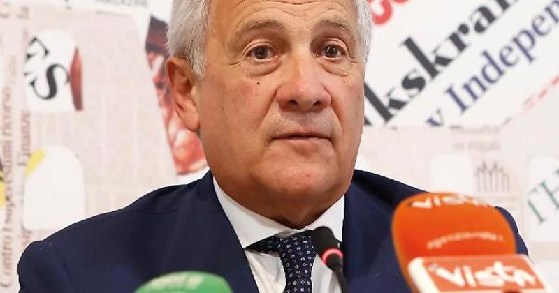 Dall’orgoglio ferito di Atreju allo scontro sotterraneo con i Berlusconi e Occhiuto: il leader azzurro respinge l’idea dei “volti nuovi”