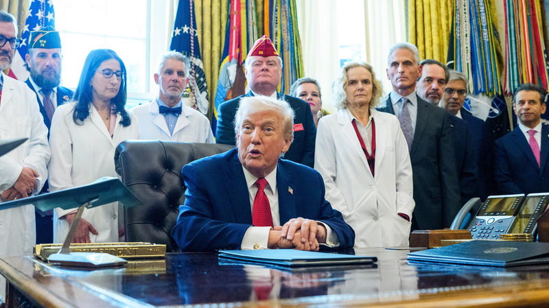 La democrazia come una barbarie dolce che tutto confonde