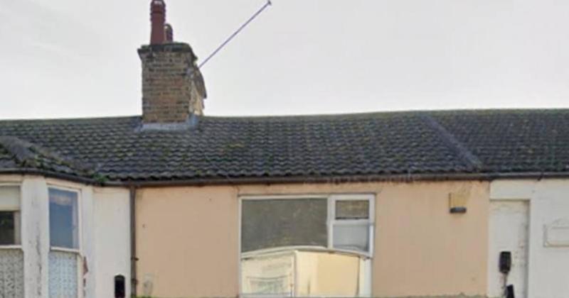 Building housing town nail bar is sold at auction