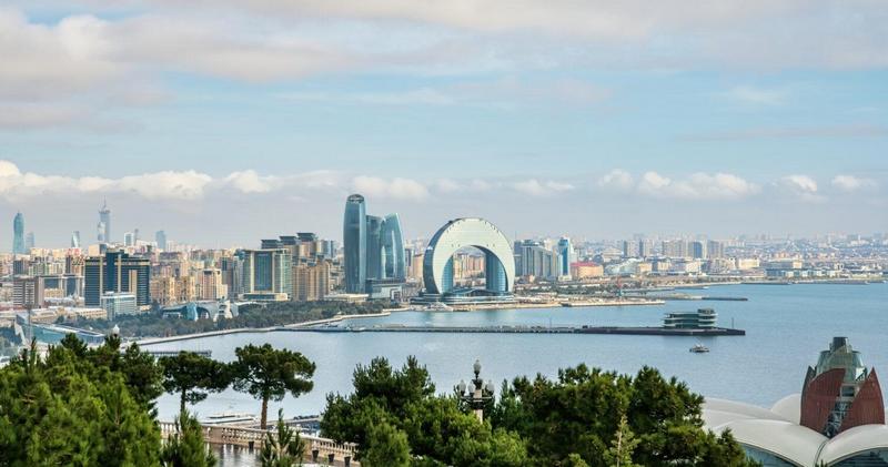 Δεκέμβριος στο Αζερμπαϊτζάν: Κυριαρχία, Σύνταγμα και ένας ενισχυόμενος διάλογος με την Ελλάδα