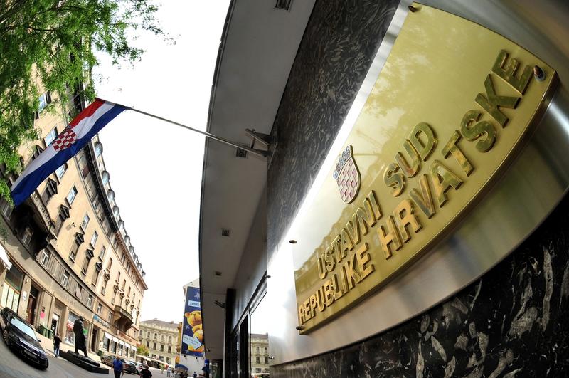 Građani ipak pobijedili institucije Građani ipak pobijedili institucije