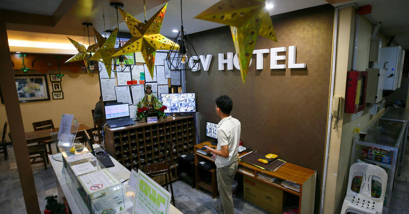 Bondi attack suspects kept to themselves during Philippines stay, hotel staffer recalls