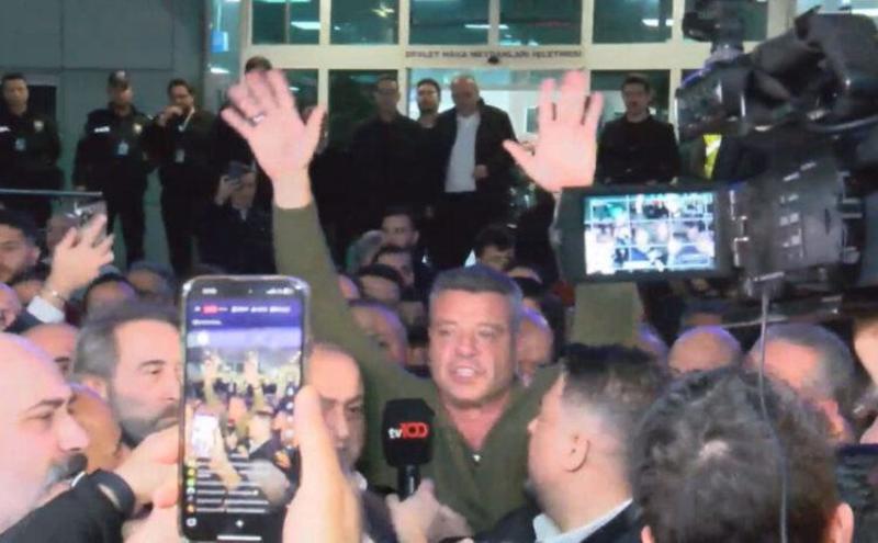 Kimin kiminle seviştiğinden bize ne?