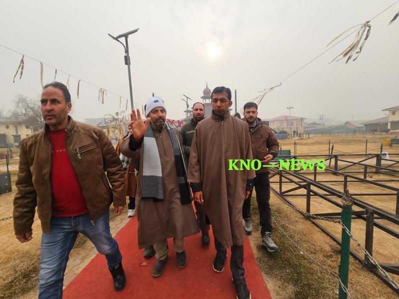 Div Com Kashmir urges fire safety at Pheran Day Jashn-e-Chillai Kalan