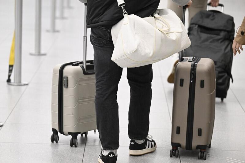 Карманники в аэропортах выслеживают русских туристов: у нас много наличных