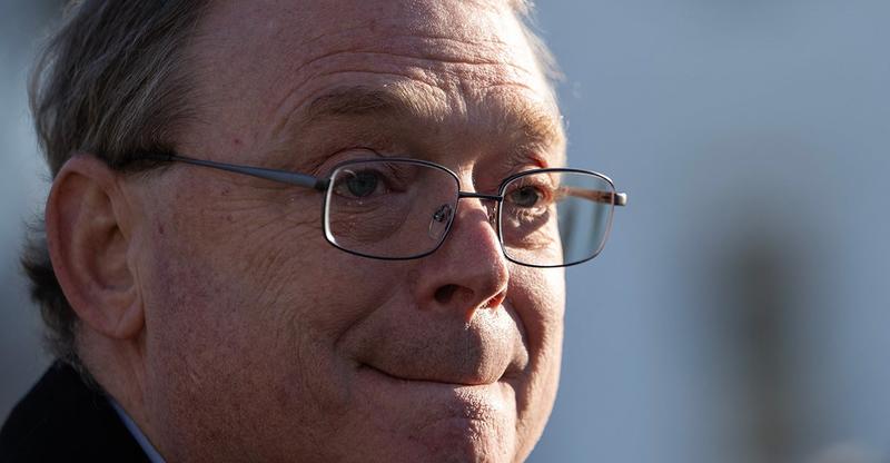 The Tale of 2 Kevins: What the Fed Chair Candidates’ Backgrounds Reveal About If They’ll Cut Interest Rates