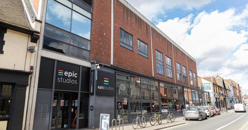 'Legendary' DJ bringing 90s party to Norwich