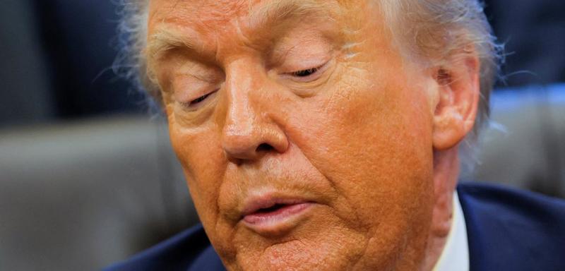 Trump abandona o disfarce, impõe bloqueio à Venezuela e anuncia o saque