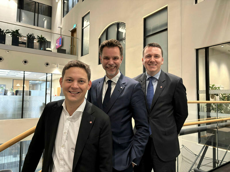 Takk til dere som gjør oss trygge i jula Takk til dere som gjør oss trygge i jula