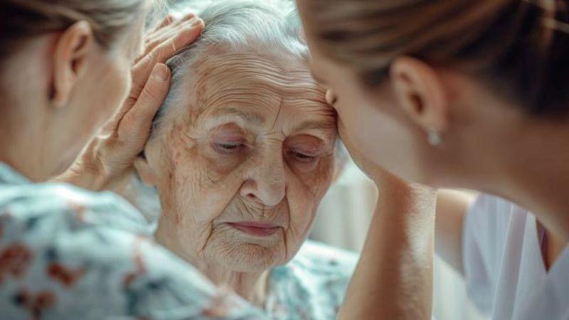 Alzheimer, caos rette e migliaia di anziani coinvolti nelle rsa dopo la sentenza: “I rimborsi? Non sono automatici”