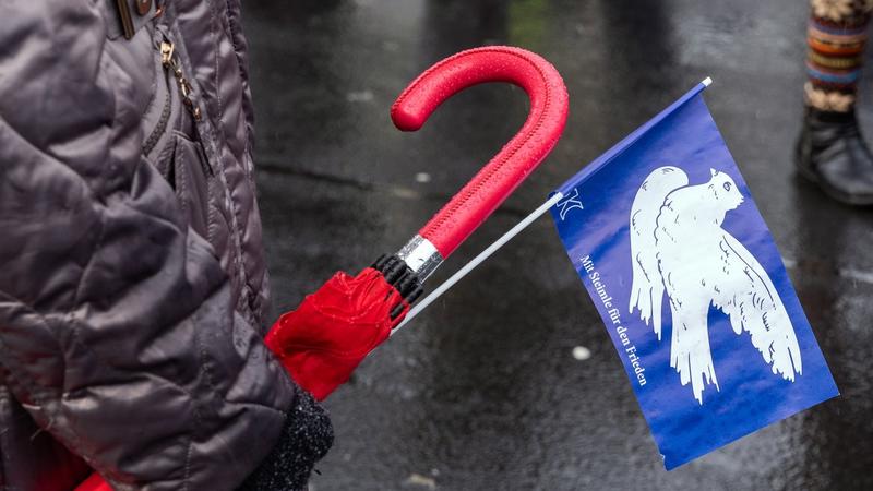 60-jährige Friedensaktivistin Hanna: „Meine Tochter kommt nicht mit zur Demo“
