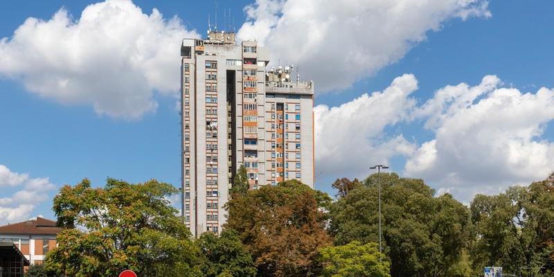 Ferrara, un pugno per una sigaretta negata: giovane gravissimo all’ospedale