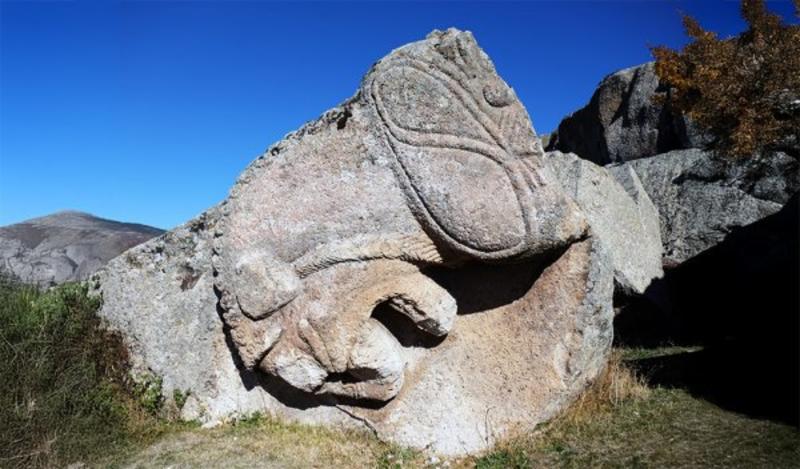 Tarihin ilk apartmanı Avdalaz Kalesi