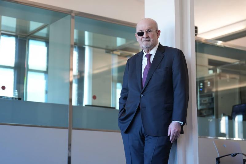 „Die elfte Stunde“ – wie Salman Rushdie kalte Rache an Ja-Sagern und Mitläufern nimmt